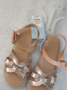 NWT Girls Gold Sparkle Sandals - Size 11